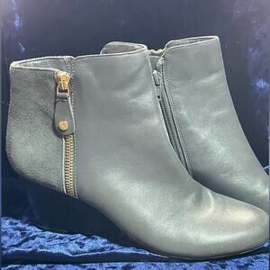 Isaac Mizrahi Live Gray Leather Ankle Boots with wedge heel